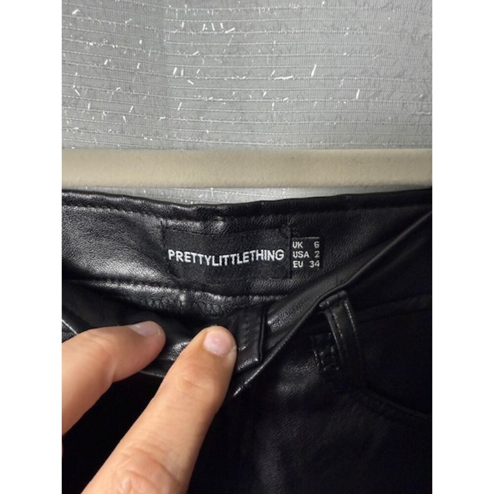PRETTY LITTLE THING BLACK PLEATHER SHORTS SIZE 2 - Picture 3 of 7